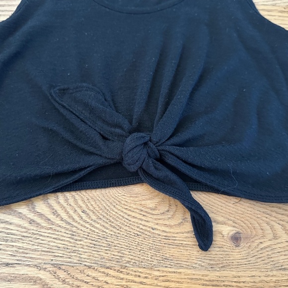 Aritzia Wilfred Cropped Tank Top / Sleeveless Shirt in Black (Size XS) - Picture 5 of 6